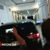 Bupati Ponorogo Dijemput Inova Hitam Usai Terjaring OTT KPK