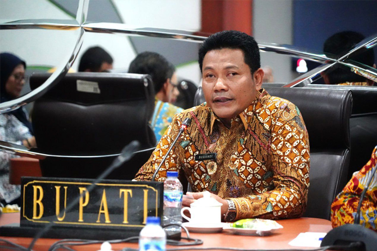 Bupati Sidoarjo Subandi saat presentasi inovasi daerah di ajang Innovative Government Award yang dilaksanakan oleh Kemendagri. (FOTO: Dok. Kominfo)