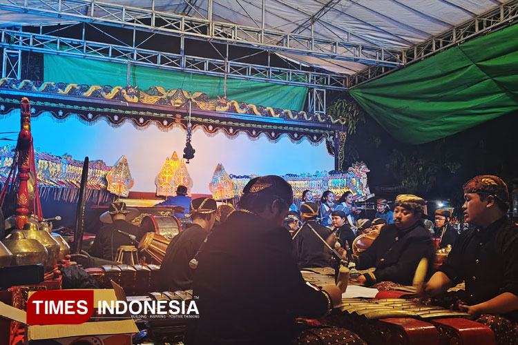 Abimanyu Pinayungan, Lakon Pilihan Mahasiswa Unesa di Hari Wayang Sedunia