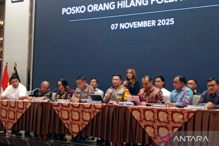 Pengungkapan identifikasi dua kerangka manusia di Gedung ACC Kwitang, Jakarta Pusat di RS Polri Kramat Jati, Jakarta Timur, Jumat (7/11/2025). (FOTO: ANTARA/Siti Nurhaliza)