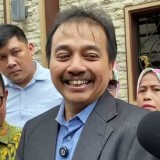 Jadi Tersangka Tuduhan Ijazah Palsu Jokowi, Roy Suryo: Senyum Saja