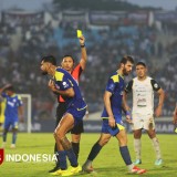 Pertandingan Keras, Laga Arema FC vs Persija Jakarta Nyaris Ricuh Menit Akhir