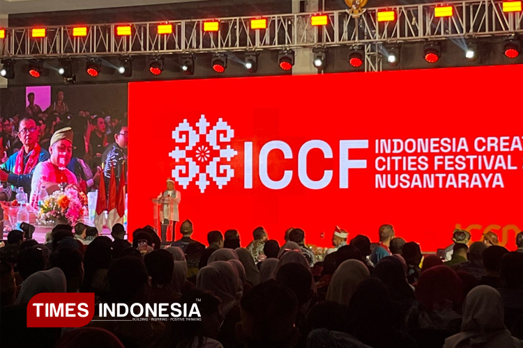 Menteri Ekraf Teuku Riefky Harsya saat membuka ICCF 2025 di Malang Creative Center. (Foto: Rizky Kurniawan Pratama/TIMES Indonesia)