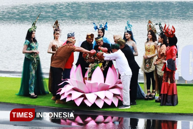 Pembukaan Seven Lakes Festival atau Festival 7 Ranu Probolinggo 2025 di Ranu Segaran, Kecamatan Tiris, Kabupaten Probolinggo (FOTO: Istimewa)
