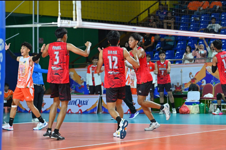 Tim voli putra DKI Jakarta maju ke semifinal POPNAS 2025 setelah menyingkirkan Jawa Tengah. (Foto: PBVSI)