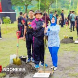 Ditingkatkan Jadi Bintang Dua, Pasmar 2 Gelar Penghijauan dan Santuni Warga