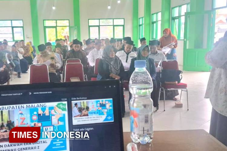 LDNU Kabupaten Malang menggelar Peningkatan Kapasitas Dai Digital bertajuk 'Tantangan Zaman Di Era Digital' di Gedung Serba Guna NU Krapyak Kepanjen (09/11/2025). (Foto: Dok. TIMES Indone