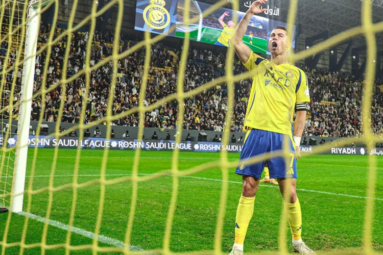 Bintang Portugal dan Al Nassr, Cristiano Ronaldo hanya butuh 47 gol lagi untuk mencapai rekor 1.000 gol dalam kompetisi resmi. (Foto: Saudi Pro League)