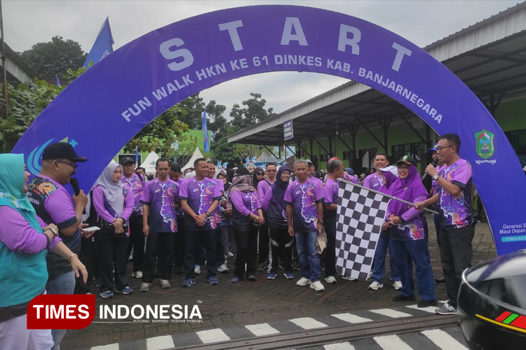 Jalan Sehat HKN ke-61, Banjarnegara Ajak Warga Peduli TBC
