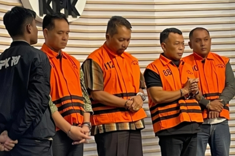KPK tetapkan Bupati Sugiri Sancoko, Sekda Ponorogo Agus Pramono, Direktur RSUD dr Harjono Yunus Mahatma, dan Sucipto sebagai tersangka kasus suap pengurusan jabatan dan proyek RSUD dr Harjono Ponorogo. (Foto: KPK)