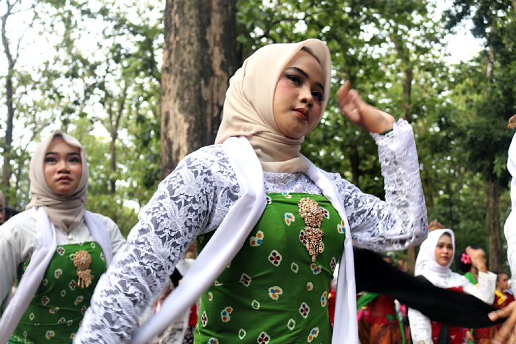 Tayub massal BCF #2 yang bertempat di Gua Terawang Ecopark, Kecamatan Todanan, Blora. (FOTO: Kominfo Blora)
