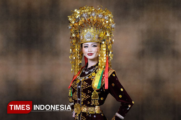 Fazya Mutia Angkat Kain Besurek, Menenun Kebanggaan Generasi Milenial Bengkulu