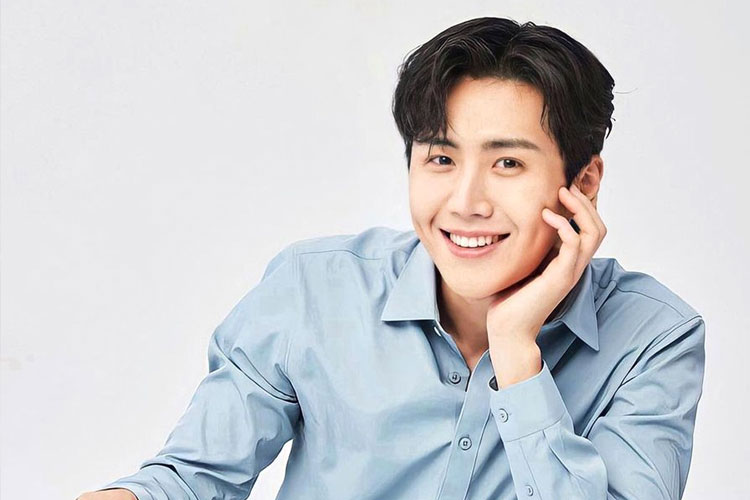 Kim Seon Ho akan kembali ke panggung teater pada Februari 2026. (FOTO: printerest)