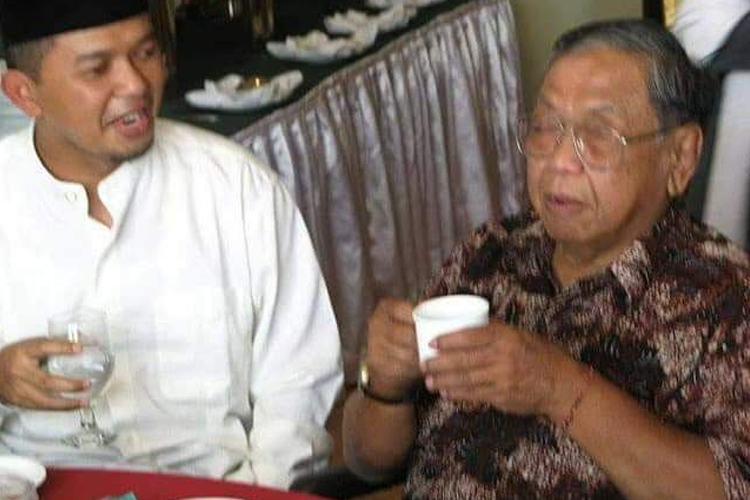 Anggota DPR RI, KH Maman Imanulhaq bersama KH Abdurrahman Wahid (Gus Dur). (FOTO: Maman Imanulhaq for TIMES Indonesia)