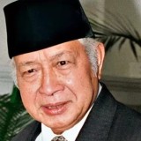 Hari Ini Soeharto Ditetapkan Jadi Pahlawan Nasional, Gus Mus Hingga Aktivis 98 Menolak Tegas