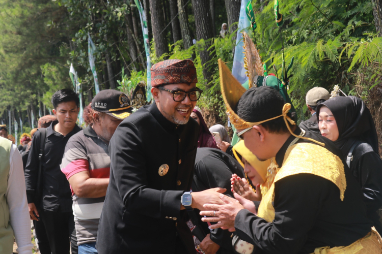 Jaga Alam dan Ekonomi Desa, Pemkab Probolinggo Raih Indonesia Kita Award