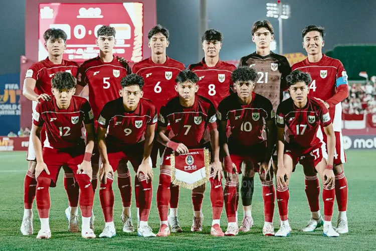 Timnas Indonesia mencatat kemenangan bersejarah dalam Piala Dunia U-17 2025 dengan mengalahkan Honduras 2-1. (Foto: Kita Garuda)