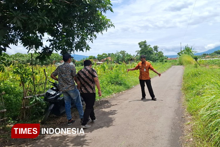 Jaga Mobolitas Warga, Desa Ketompen Probolinggo Fokus Perawatan Jalan dan RTLH