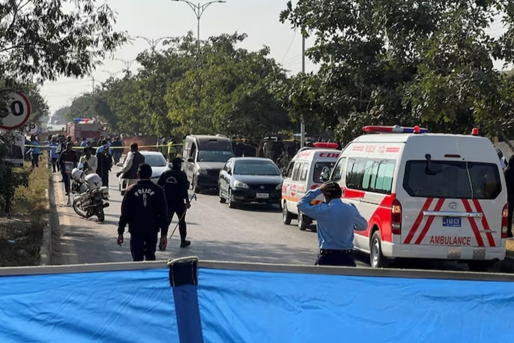 Pakistan Diguncang Ledakan 