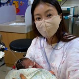 Lewat IVF Lee Si Young Melahirkan Bayi Cantik Tanpa Suami