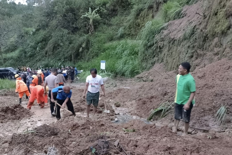 Longsor yang terjadi di wilayah Poncol-Gonggang, Magetan, Jawa Timur. (Foto: Polres Magetan for TIMES Indonesia)