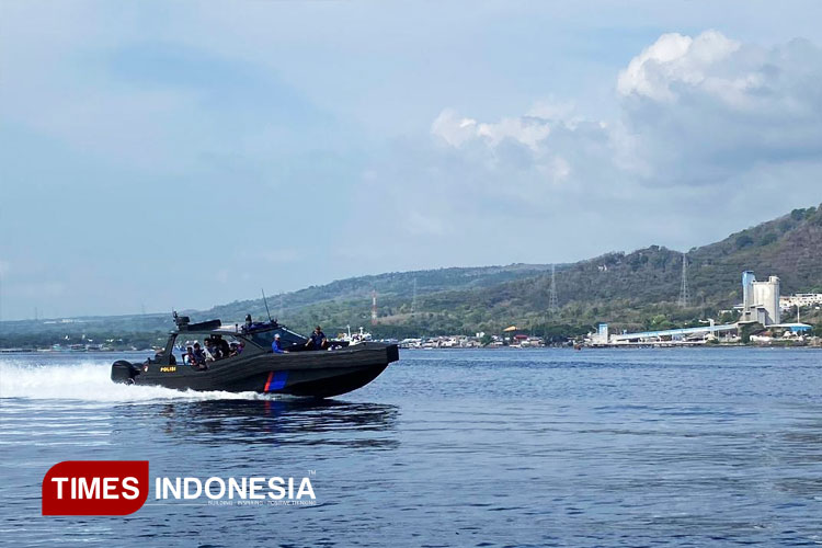 Uji coba Kapal Cepat baru jenis RBB di perairan Selat Bali oleh Polresta Banyuwangi. (FOTO: Polresta Banyuwangi For TIMES Indonesia)