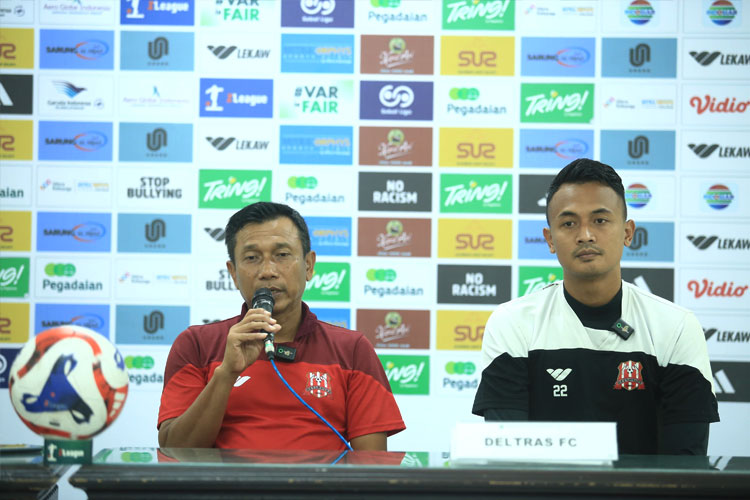 Pelatih Deltras FC Widodo Cahyono Putro saat konferensi pers jelang lawan Persela Lamongan di Stadion Gelora Delta Sidoarjo (FOTO: Dok. Deltras FC)