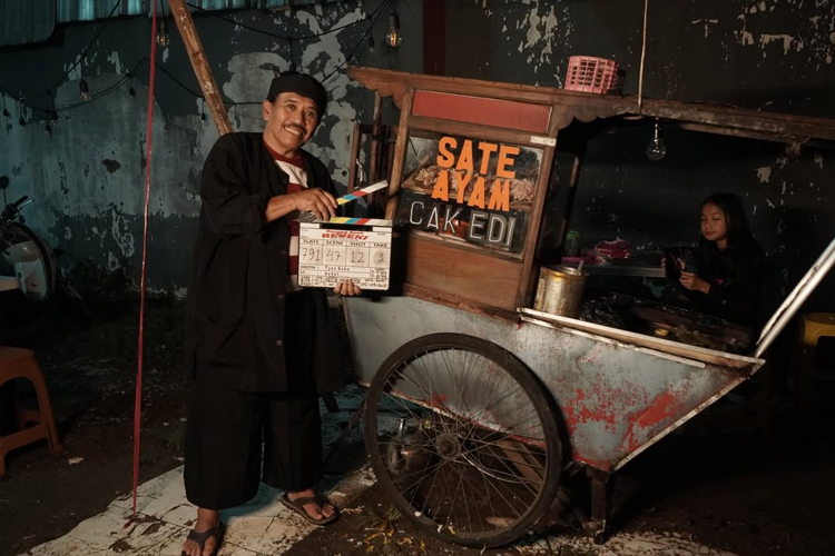 Kenapa Gerobak Sate Madura Berbentuk Kapal? Ini Ceritanya!