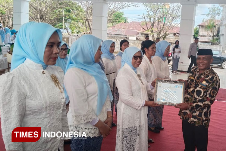 HKN ke-61, Pemkab Taliabu Beri Penghargaan Kepala Puskesmas dan Nakes Berdedikasi