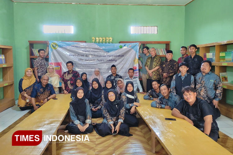 Dosen Prodi PTB FT UNJ Revitalisasi Perpustakaan SMK Yapinuh Jadi Ruang Belajar Nyaman dan Fungsional