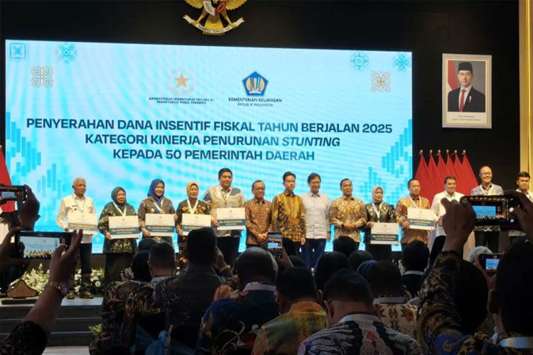 Daerah Berprestasi Terima Insentif Fiskal Penurunan Stunting dari Wapres Gibran