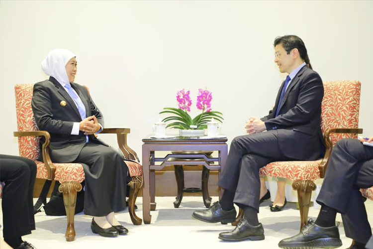 Rising Fellowship, Gubernur Jatim Sampaikan Program Karbon dan Investasi Bertemu PM Singapura
