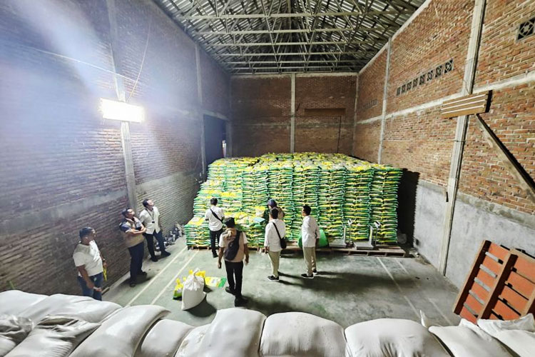 Polres Lombok Timur Gagalkan Oplosan 110 Ton Beras SPHP Bulog, Modusnya Curang Saat Pengemasan