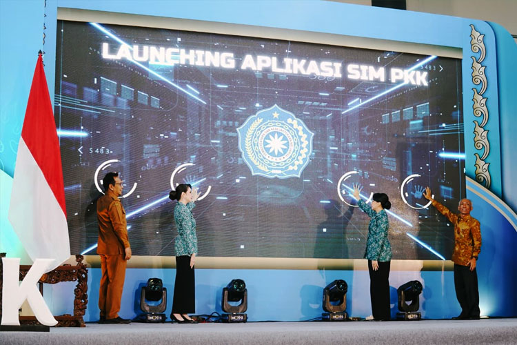 PKK Jatim Luncurkan SIM PKK Berbasis Web untuk Perkuat Digitalisasi Data Hingga Dasawisma
