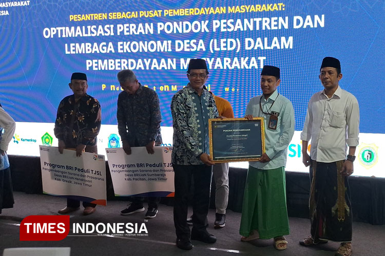 Kemenko PM Dorong Pesantren dan Lembaga Ekonomi Desa Percepat Penghapusan Kemiskinan Ekstrem