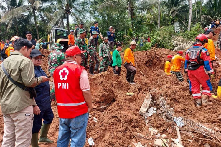 Pemprov Jateng Kerahkan Semua Sumber Daya Cari 20 Warga Hilang akibat Longsor Cilacap