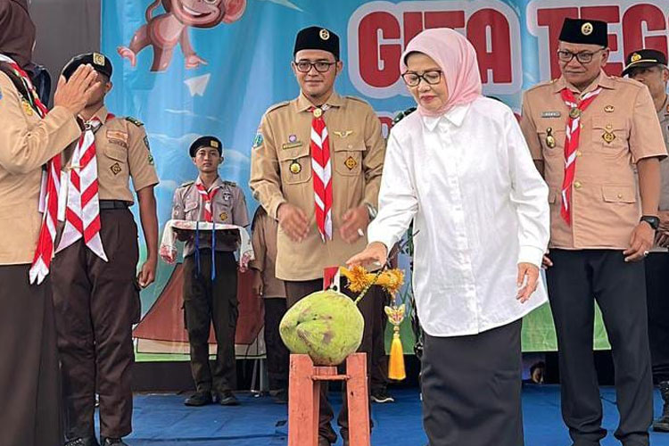 Wabup Malang Apresiasi Gita Tegak IV MKKS SMA Swasta Kabupaten Malang di Kasembon