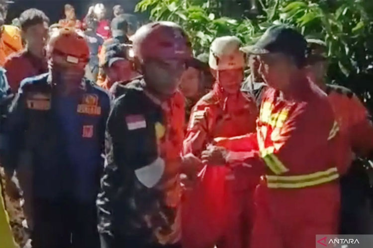 Masih Masa Golden Time, Tim SAR Terus Cari 21 Korban Hilang Longsor Majenang Cilacap
