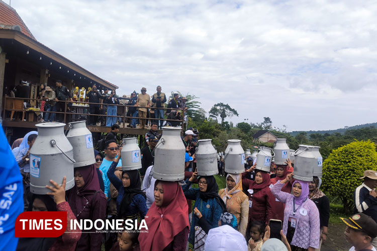 Festival-Sunggi-Susu-di-Krucil-Kabupaten-Probolinggo-a.jpg