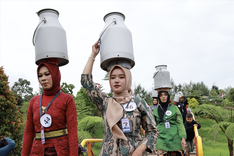 Lestarikan Kearifan Lokal, Festival Sunggih Susu Meriahkan Rangkaian Seven Lakes Festival Probolinggo