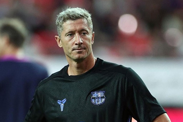 Lewandowski Tegaskan Bertahan di Barcelona, Bantah Rumor Pensiun dan Transfer Musim Dingin