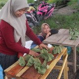 Musim Ungker Tiba, Aroma Hutan Jati dan Rezeki Musim Penghujan di Blora