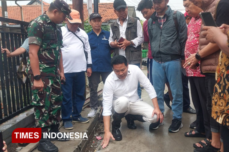 Bupati Sidoarjo Sidak Proyek Waru, Temukan Masalah Kualitas dan Kebersihan