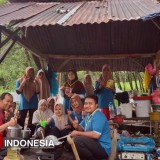 16 Anggota Baru KSR PMI ITS Mandala Jember Ikuti Diklatsar Lapang di Kebun Karet Durjo