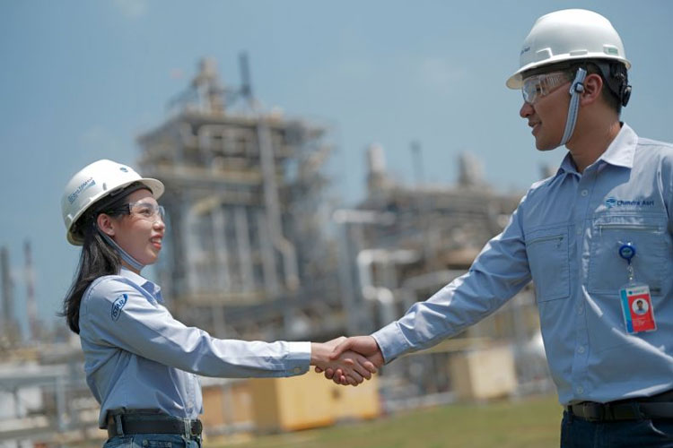 Chandra Asri Kantongi Dana Rp12,5 Triliun, Siap Akuisisi SPBU ExxonMobil di Singapura