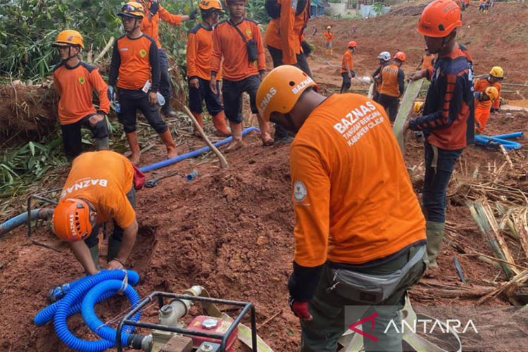 Tim Baznas RI Turun Gunung, Evakuasi Korban Longsor Cilacap