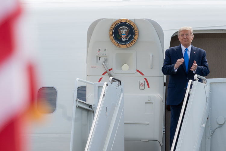 Trump Pertimbangkan Kirim Pasukan AS ke Venezuela