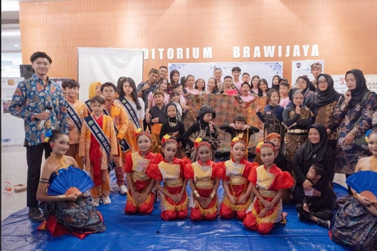 Parade Instalasi Batik Titi Rasi Meriah, Disabilitas Se-Malang Raya Rayakan Ruang Inklusif di UB