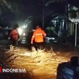 Tim Gabungan Gerak Cepat Tangani Banjir Akibat Luapan Sungai di Banyuwangi