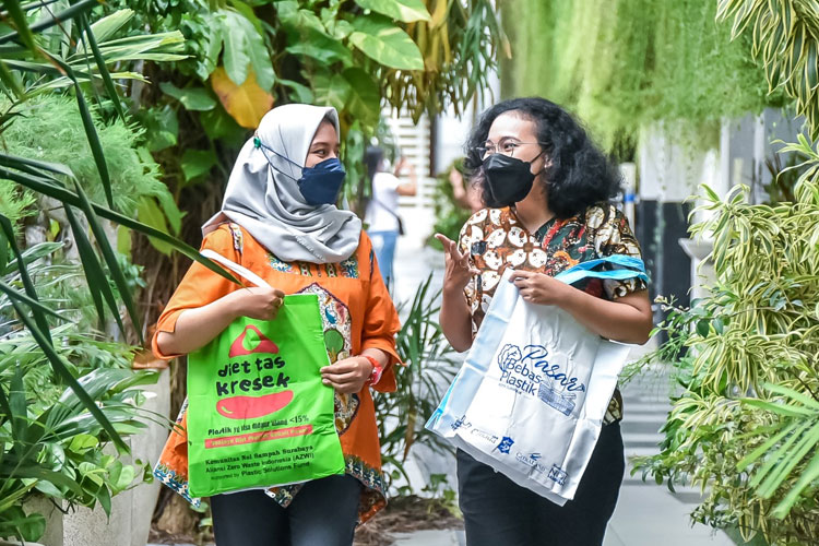 Dugaan Mikroplastik dalam Air Hujan di Surabaya, Ini Langkah Pemkot